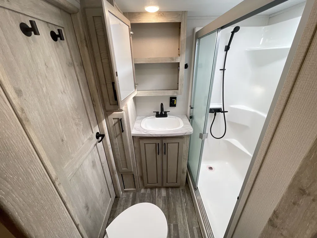 2023 Keystone Avalanche 390DS, Photos photo 19
