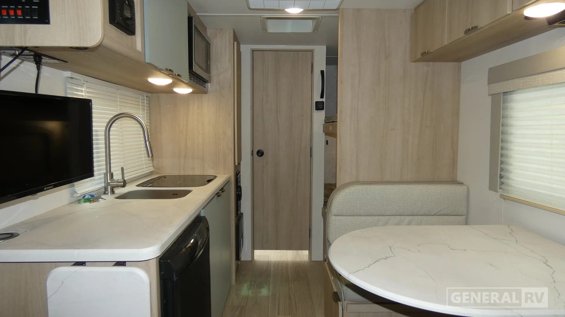 2024 Winnebago Micro Minnie 1700BH - Photo 3