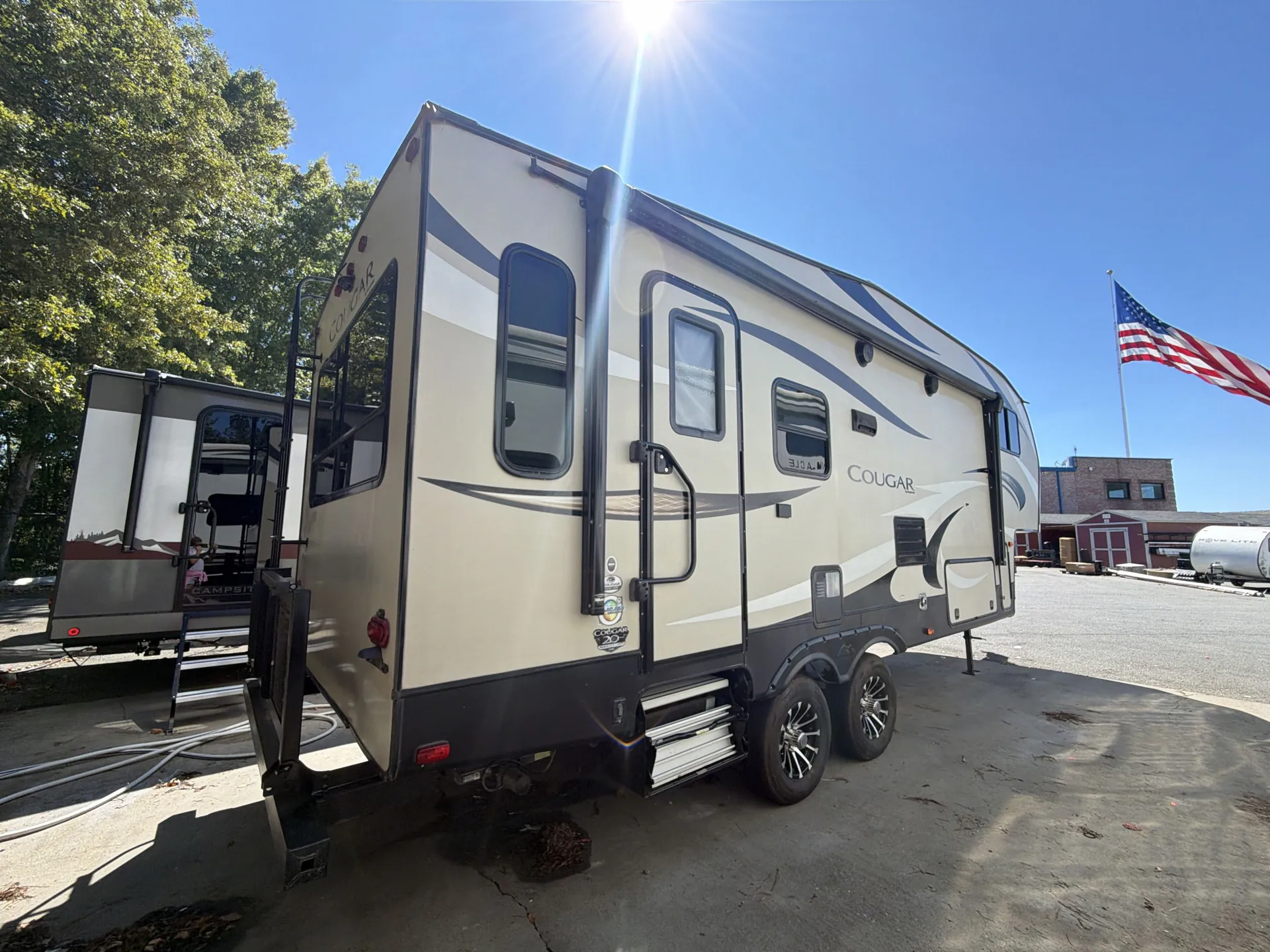 2018 Keystone Cougar Half-Ton 246RLSWE — living area main