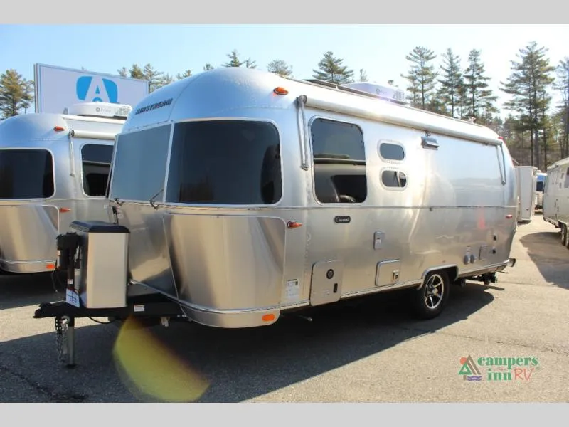 2026 Airstream Caravel 22FB - Photo 2