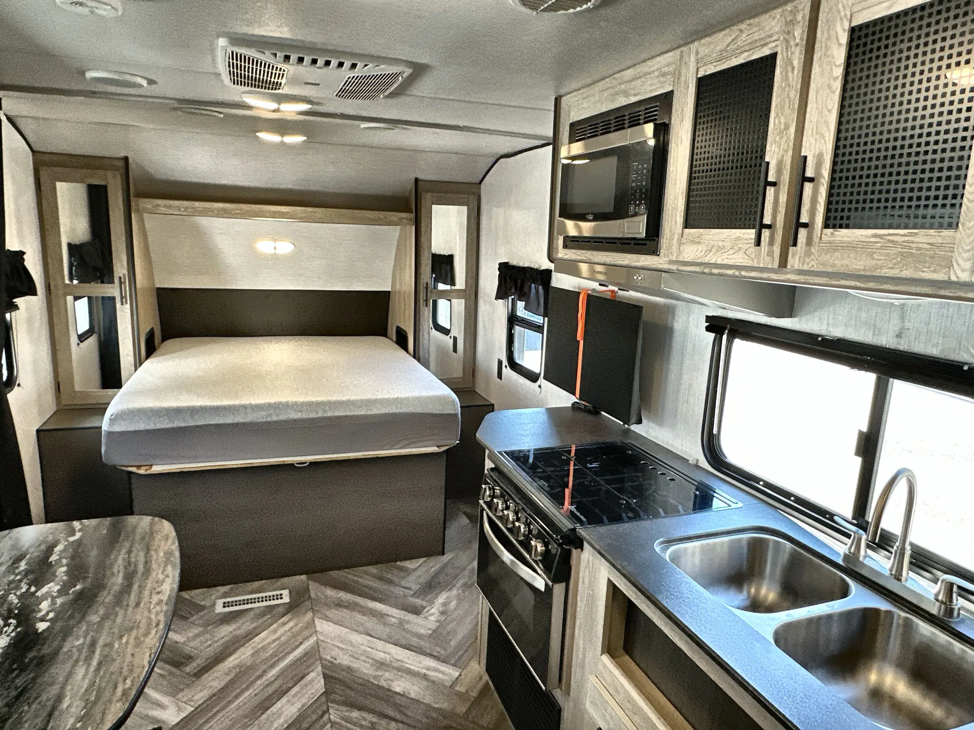 2022 Heartland Prowler 195RB — living area main