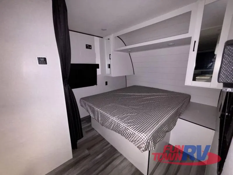 2026 Jayco Jay Flight SLX 210QB - Photo 4