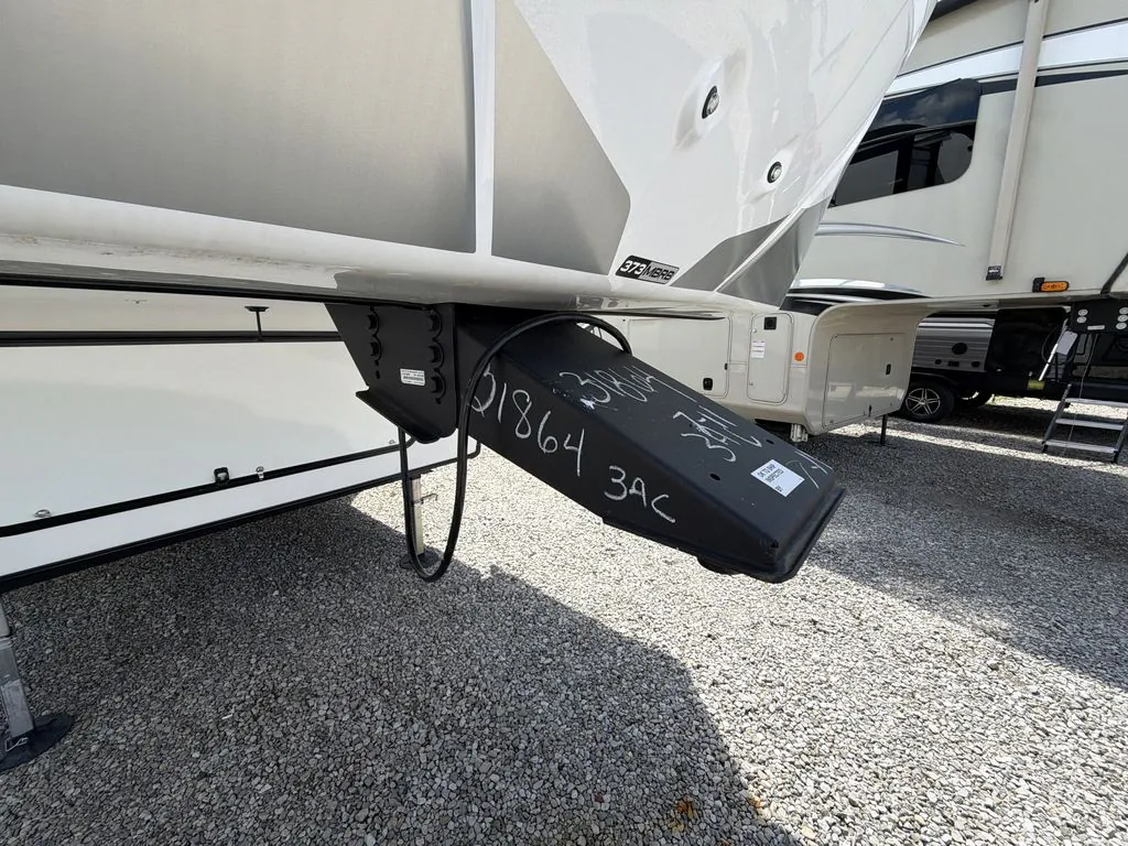 2025 Coachmen Chaparral 373MBRB - Photo 3