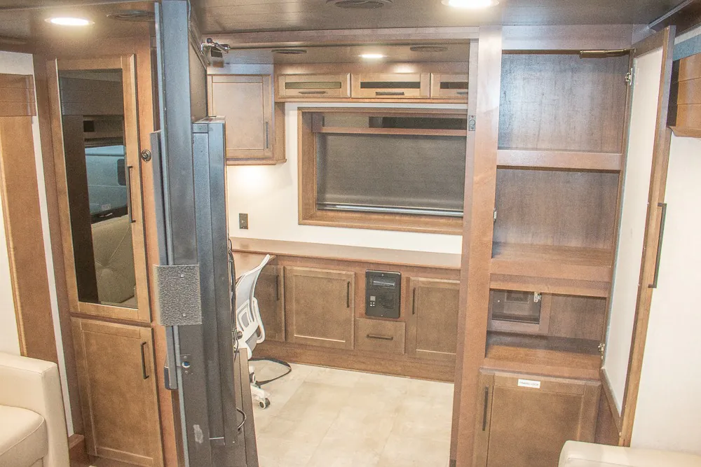 2025 Forest River RiverStone 425FO, Photos photo 10