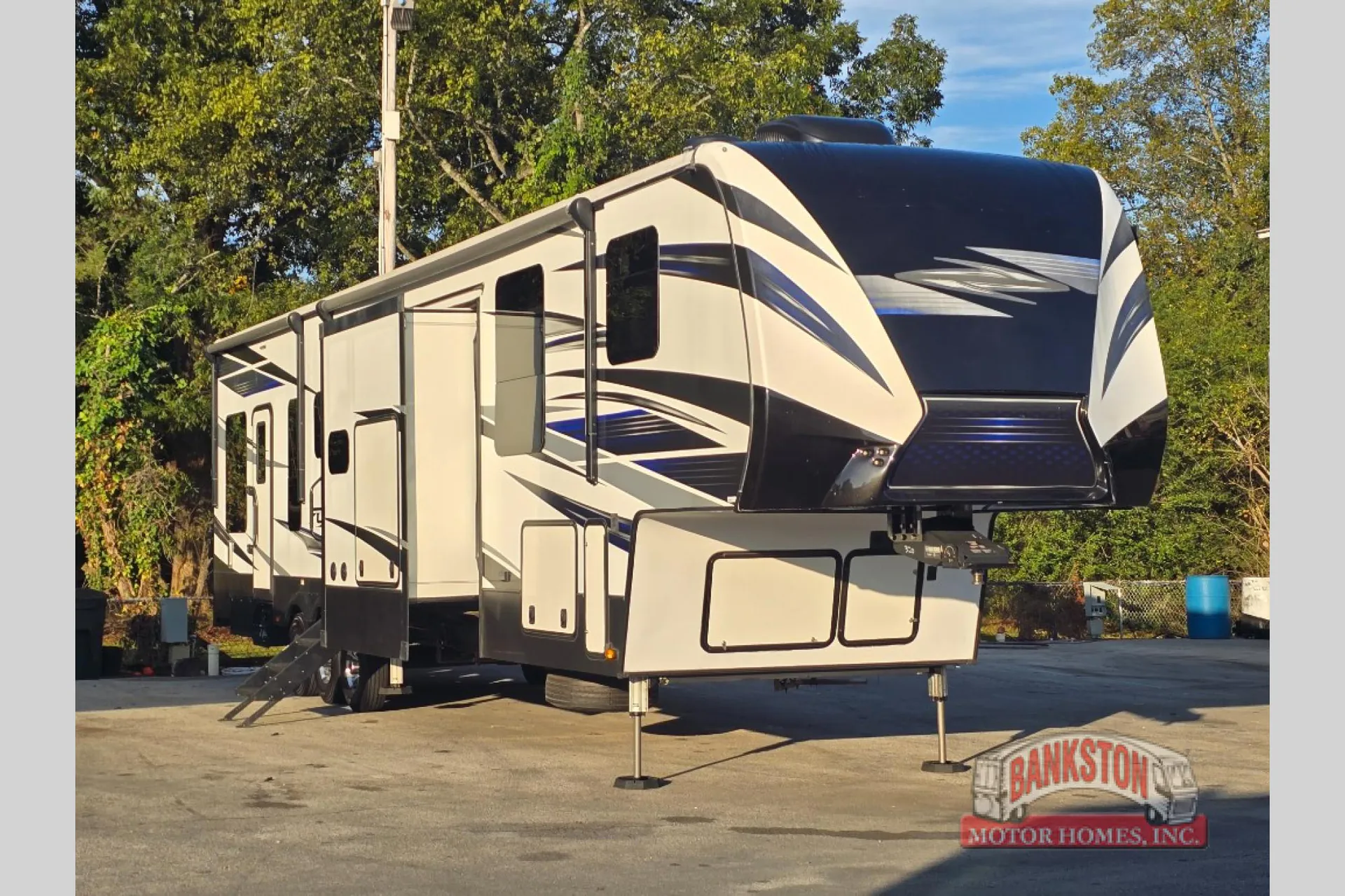 2019 Keystone Fuzion 427 - Photo 2