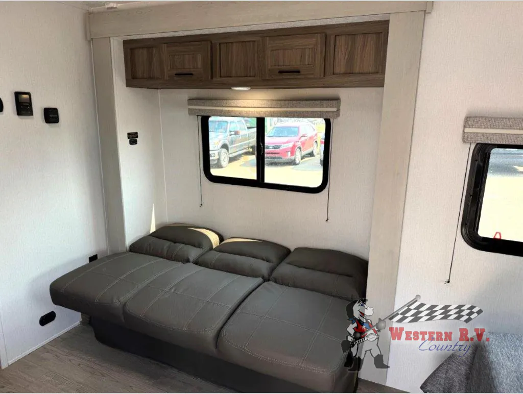 2025 Coachmen Freedom Express Select 18SE, Photos photo 8