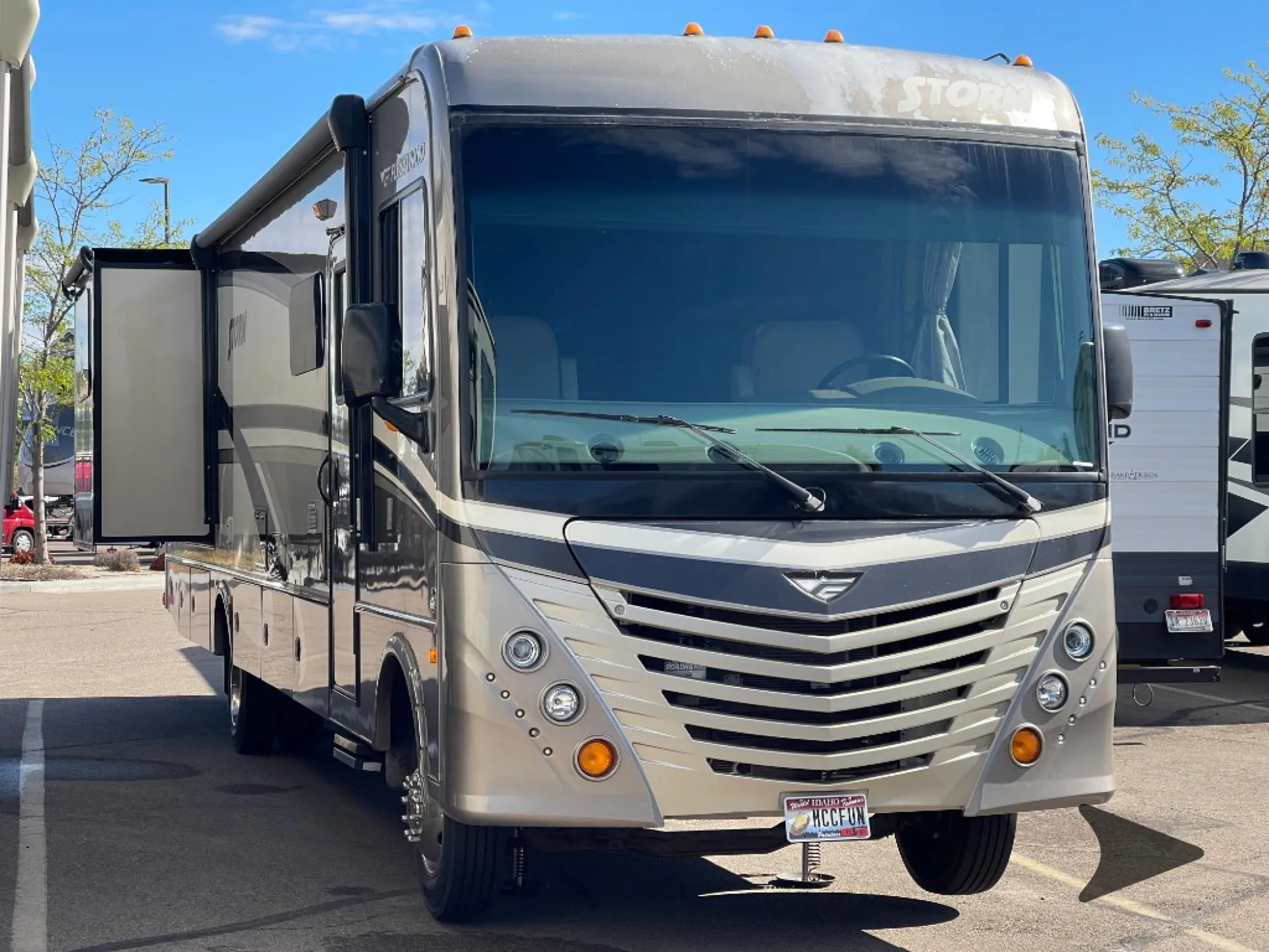 2016 Fleetwood Storm 35SK - Photo 2