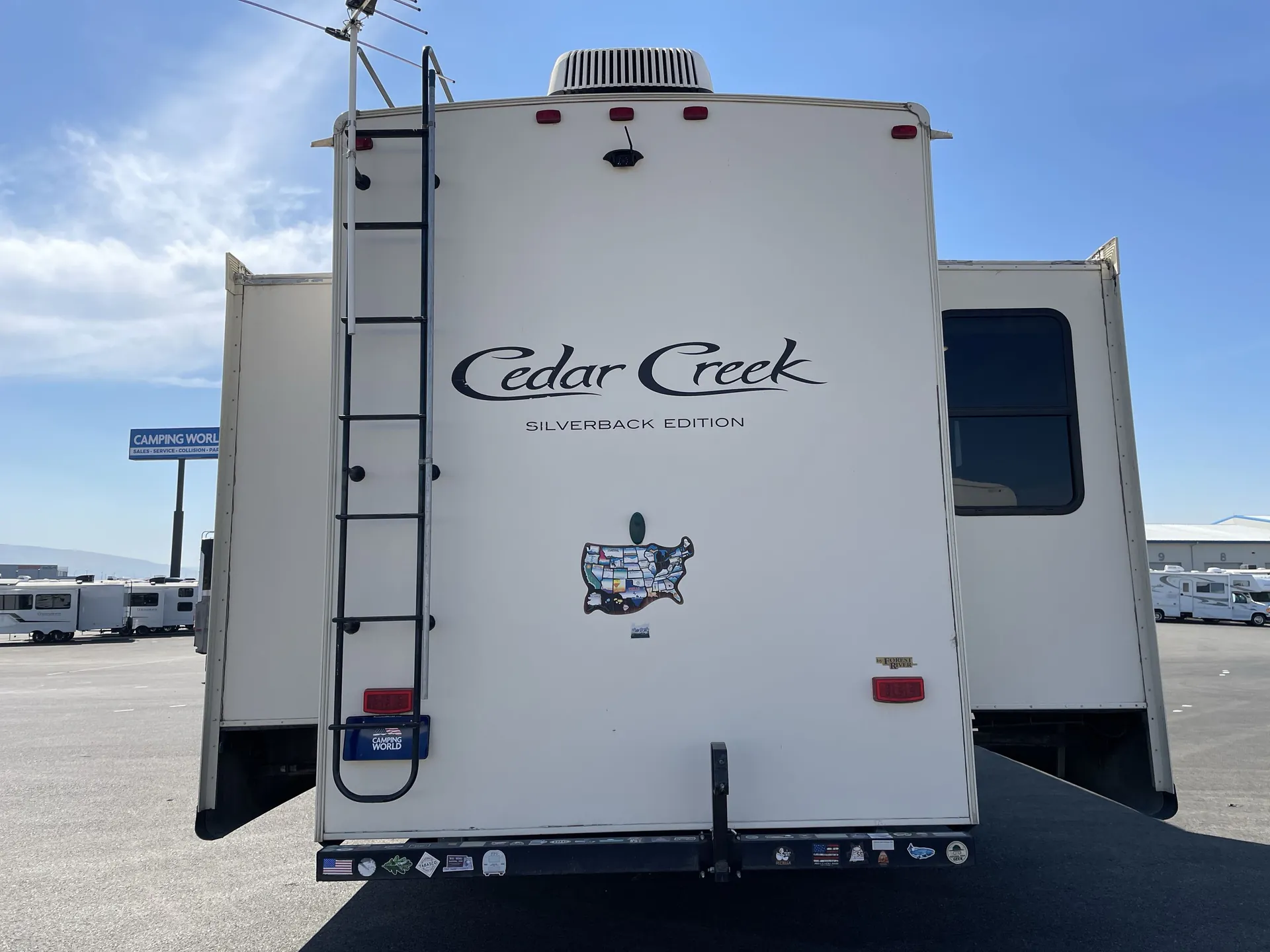 2019 Forest River Cedar Creek Silverback 29IK — backside