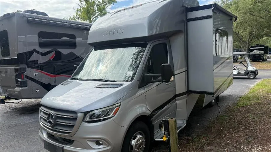 2021 Tiffin Wayfarer 25 LW - Photo 4