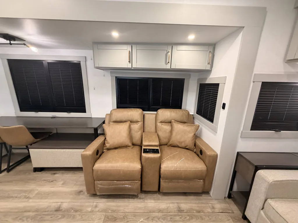 2024 Brinkley Model Z 3610, Photos photo 7
