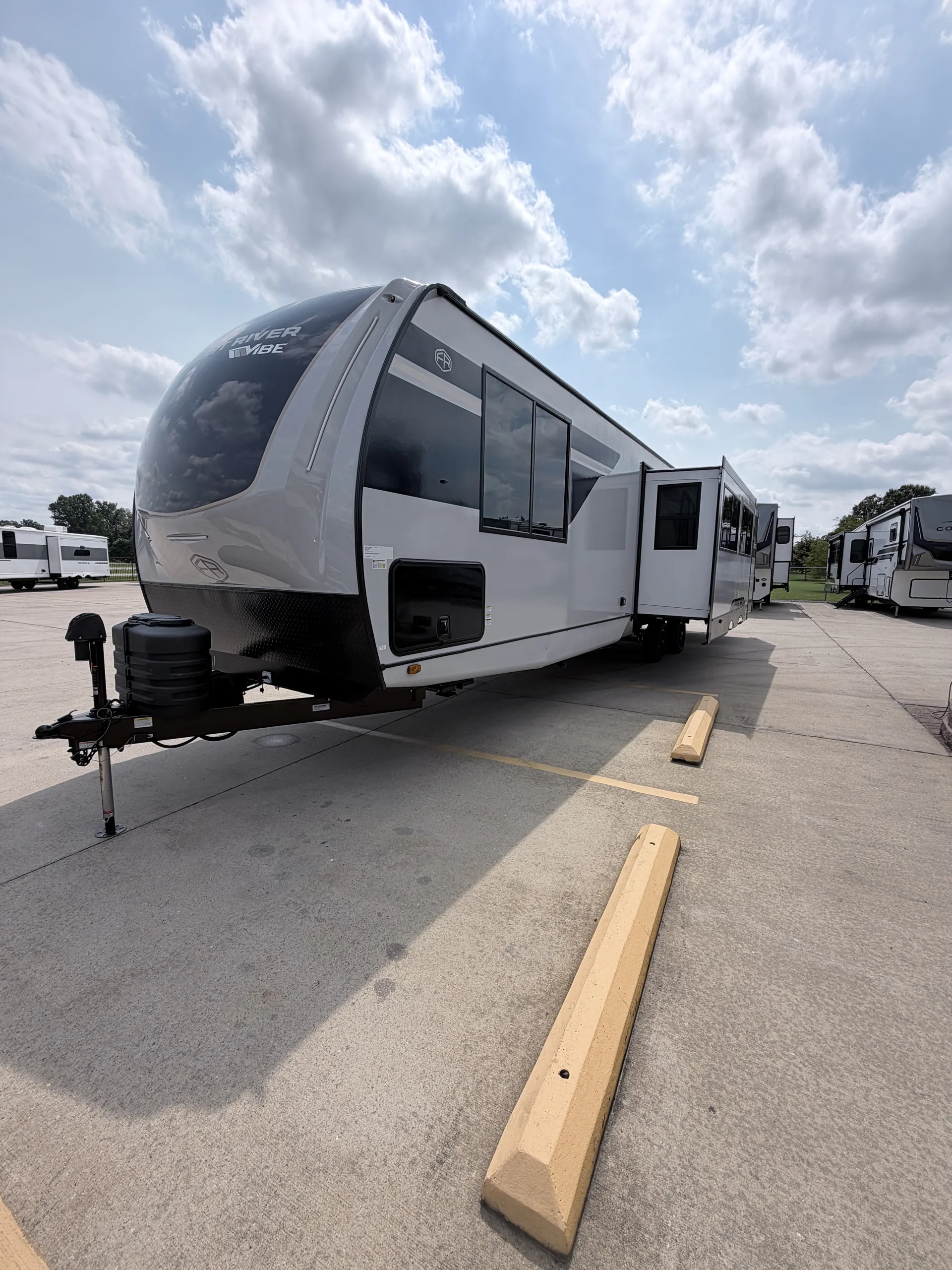 2025 Forest River Vibe 3400BH - Photo 4