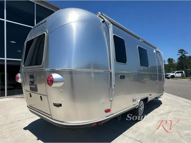2026 Airstream World Traveler 22RB - Photo 4