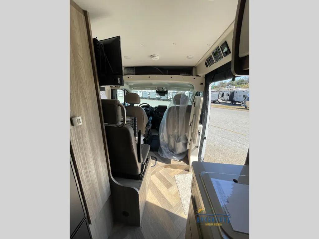 2025 Winnebago Travato 59G, Photos photo 7