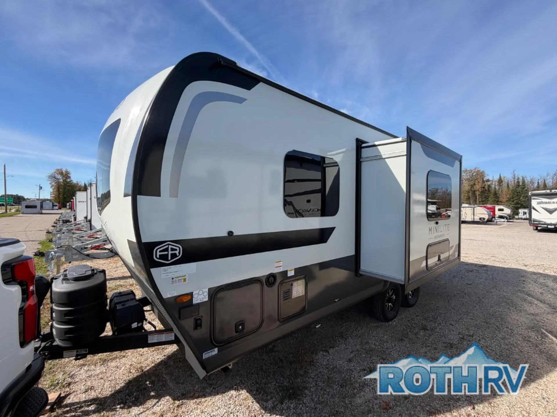 2027 Forest River Rockwood Mini Lite 2109S - Photo 3