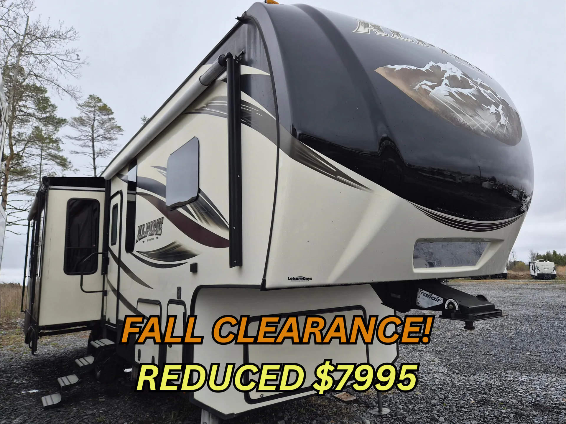 2017 Keystone Alpine 3011RE - Photo 2
