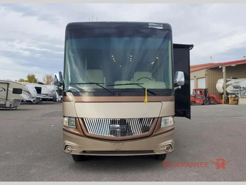 2017 Newmar Canyon Star 3914 - Photo 2