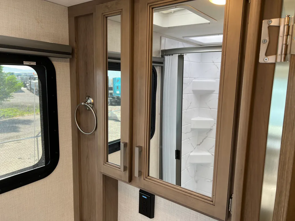 2026 Thor Motor Coach Axis 26.2, Photos photo 16
