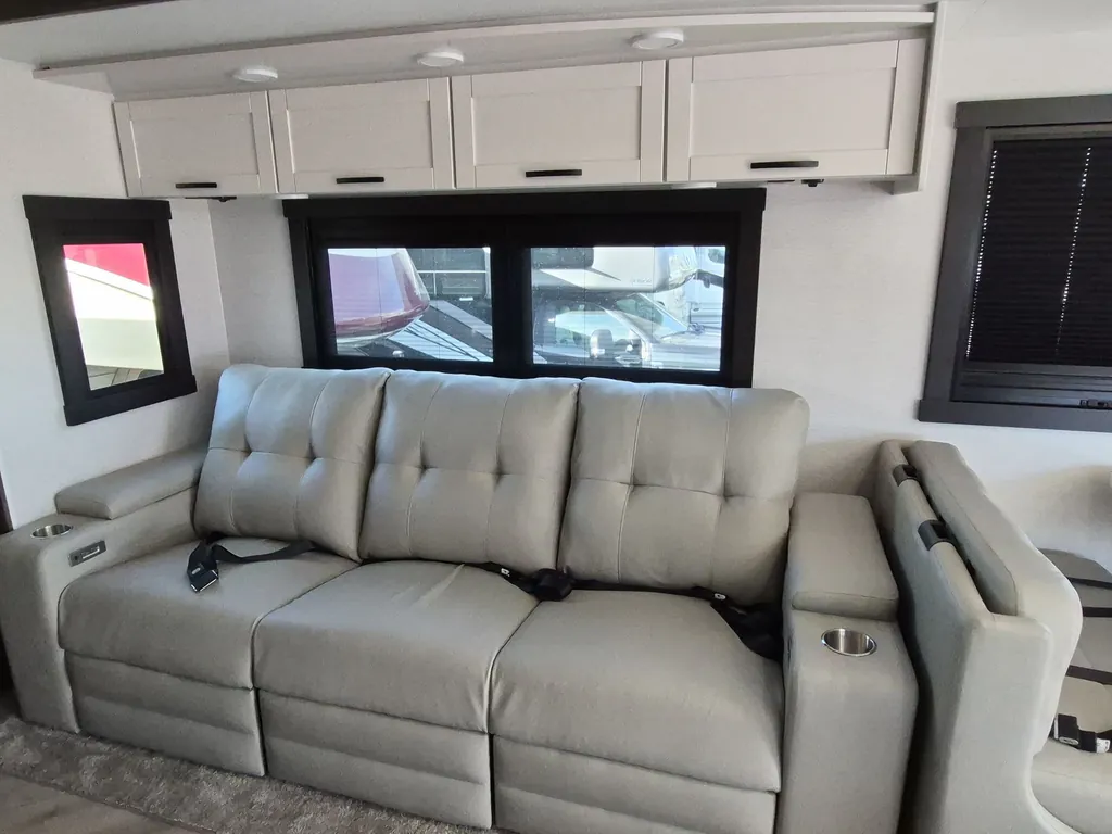 2027 Entegra Coach Accolade 37K, Photos photo 22