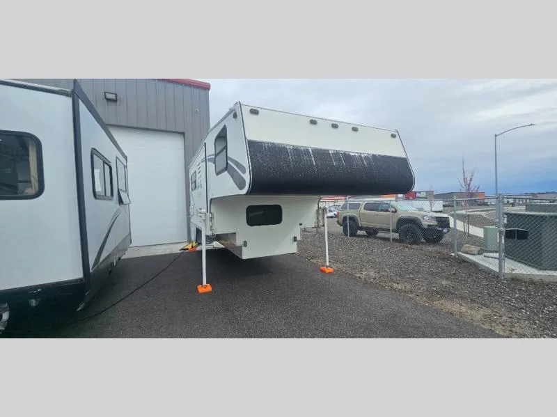 2005 Northwood Arctic Fox Camper 1150 - Photo 3