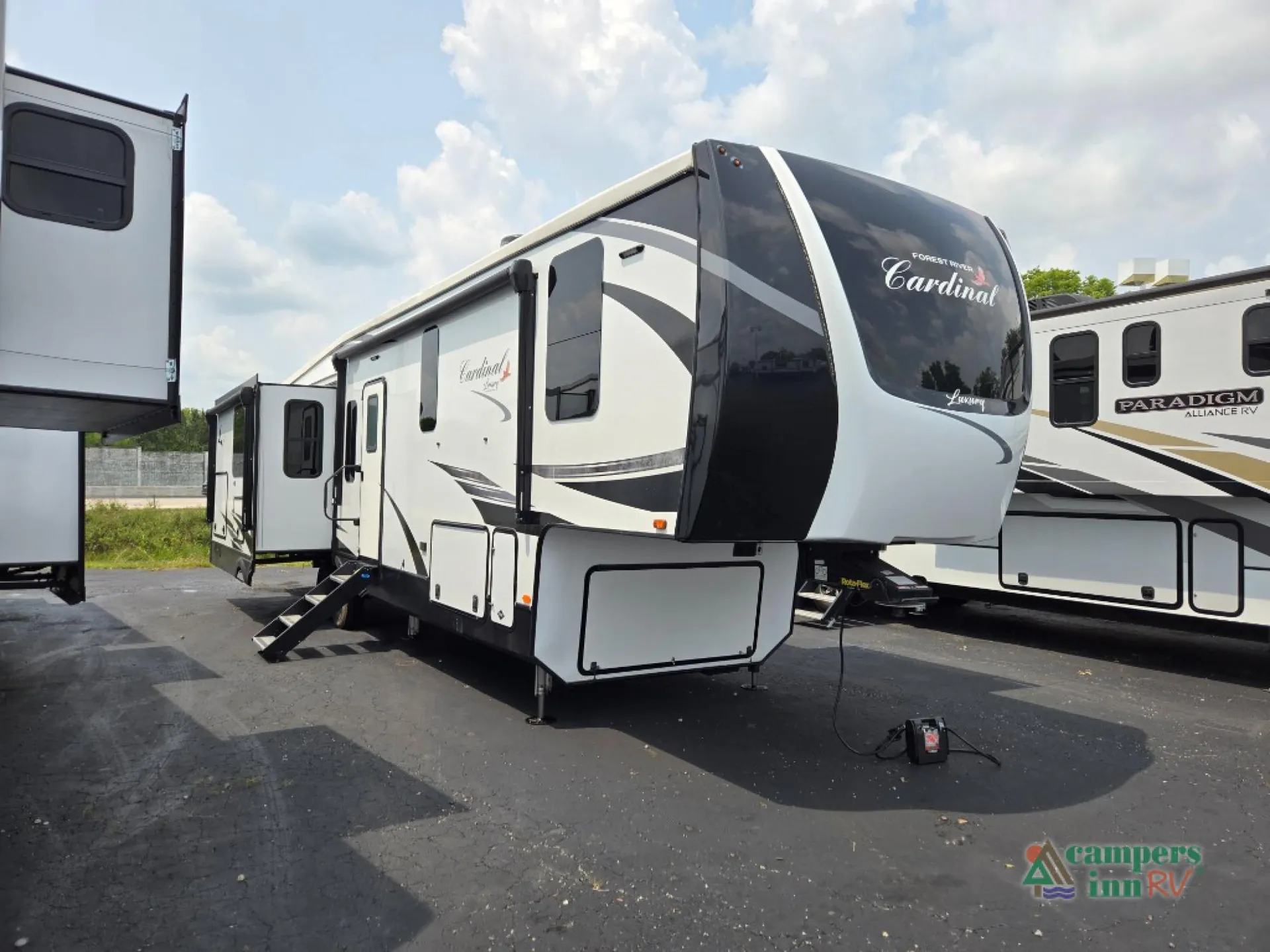 2021 Forest River Cardinal Luxury 345RLX - Photo 2