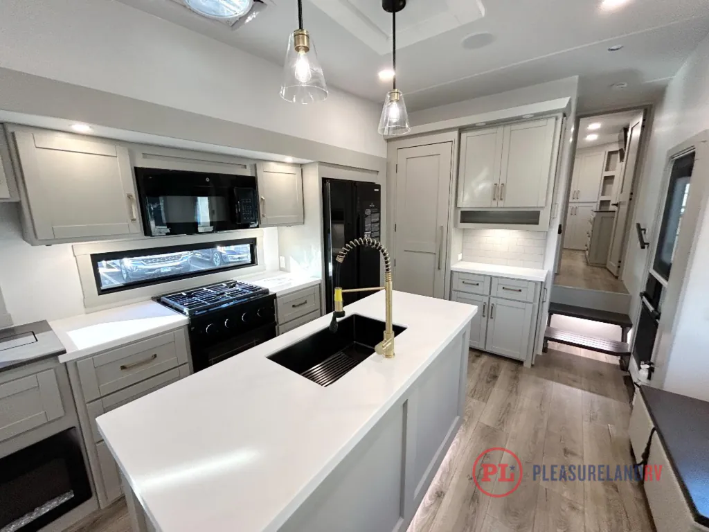 2026 Brinkley Model Z 3515, Photos photo 19