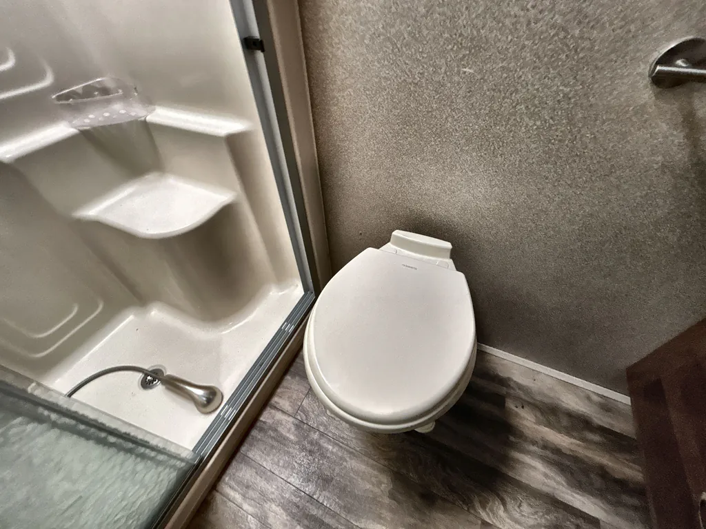 2019 Forest River Cedar Creek Champagne Edition 38EL, Photos photo 29