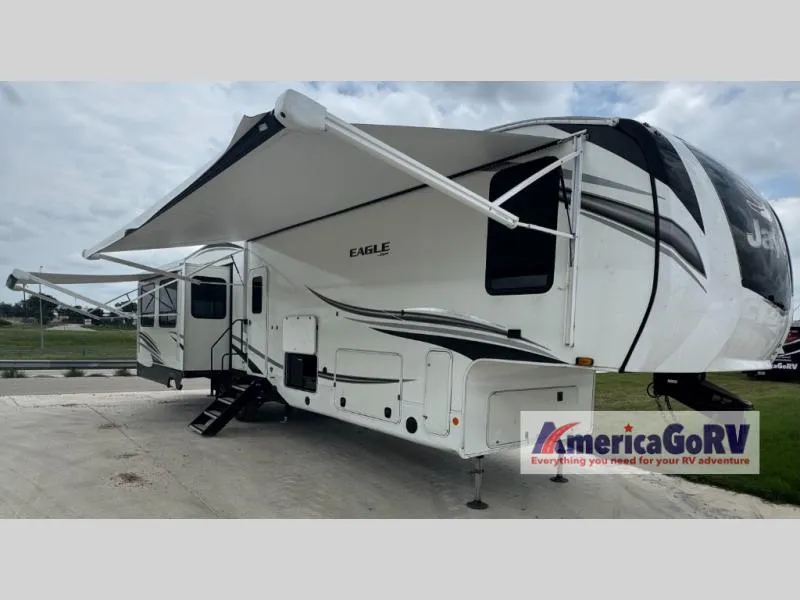 2022 Jayco Eagle 355MBQS - Photo 3