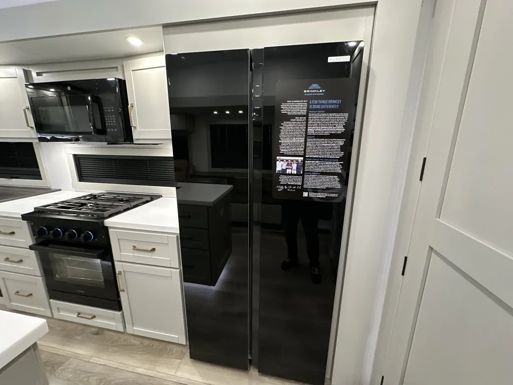 2026 Brinkley Model Z 3515, Photos photo 19
