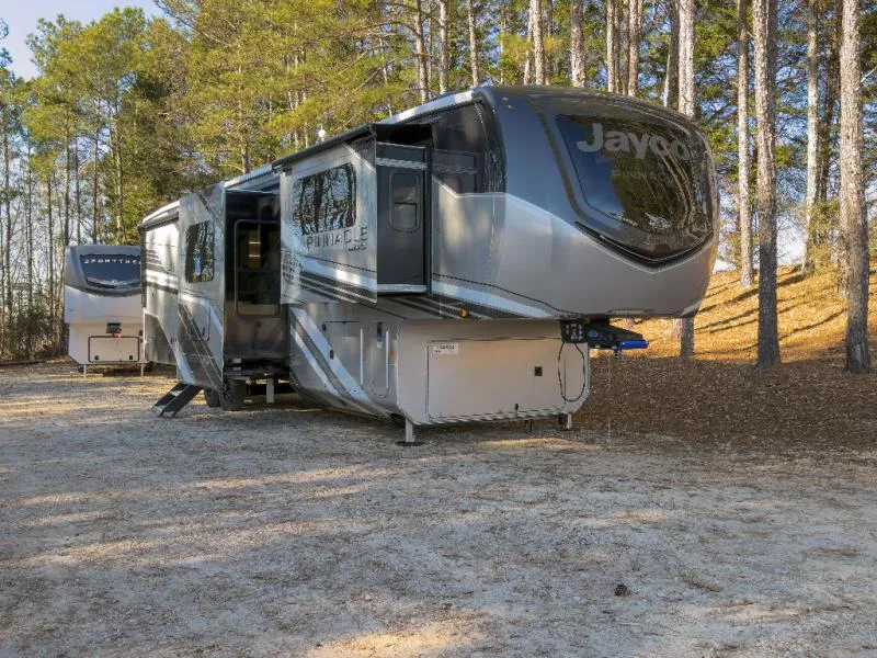 2026 Jayco Pinnacle 39FLOK - Photo 2