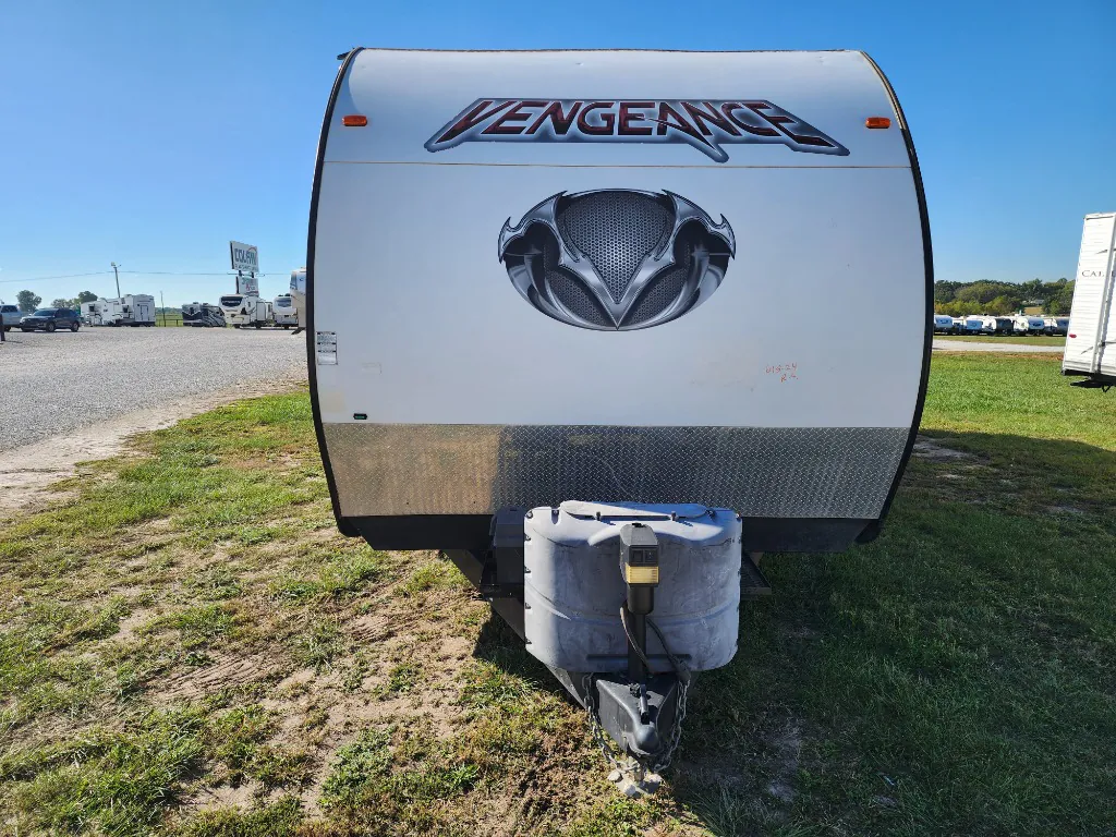 2014 Forest River Cherokee Vengeance 25V - Photo 3