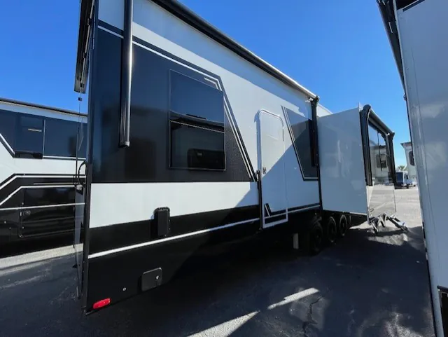 2026 Brinkley Model G 3970, Photos photo 16