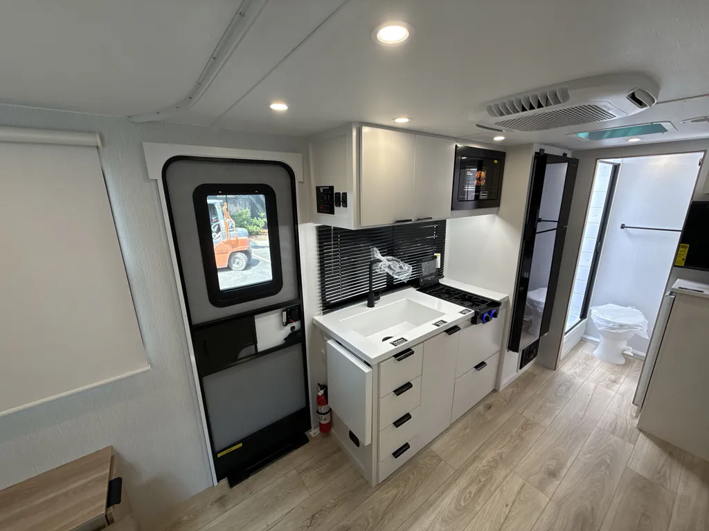 2027 Winnebago Micro Minnie 2108DS, Photos photo 13