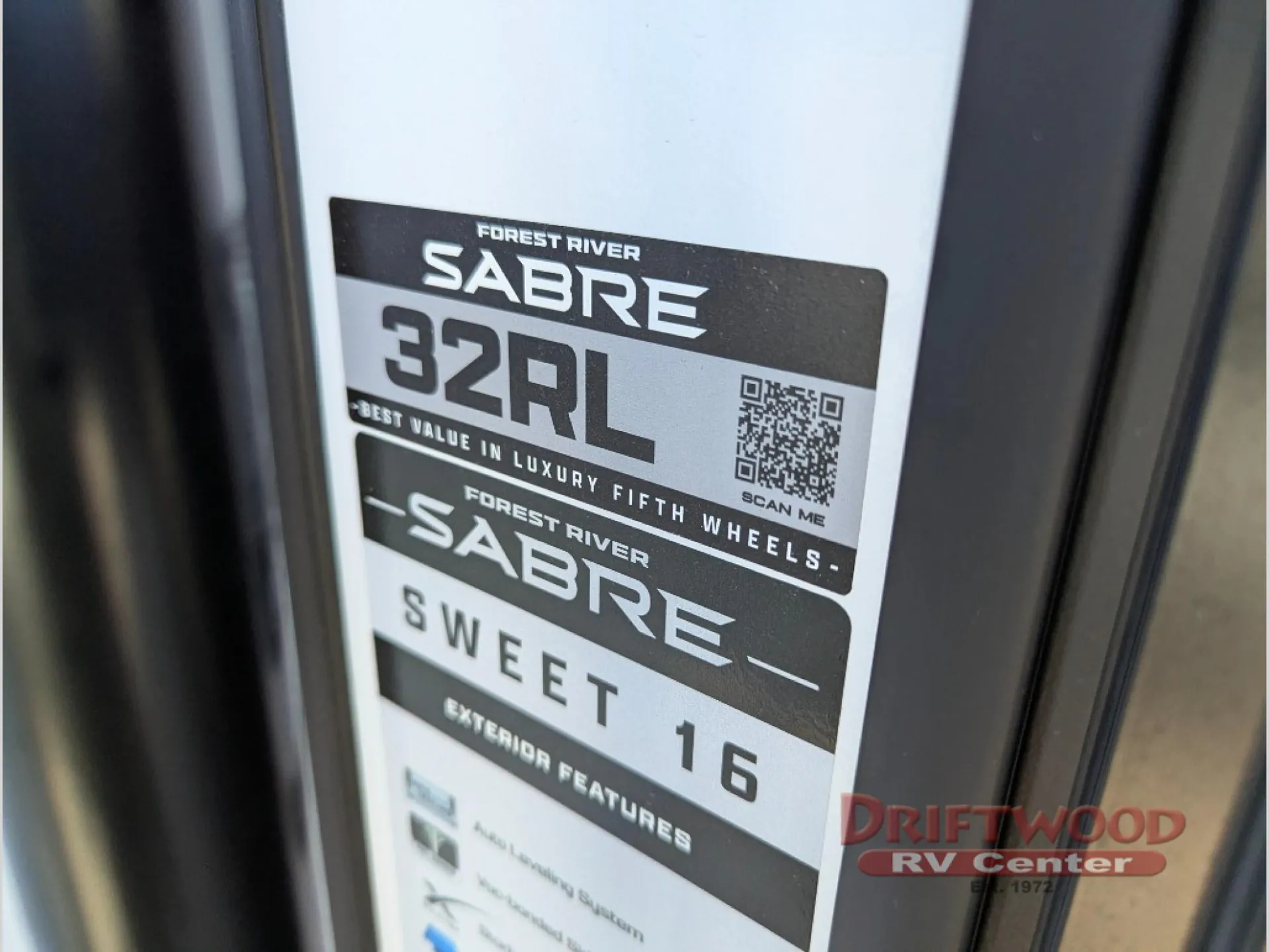 2027 Forest River Sabre 32RL — Photo 7