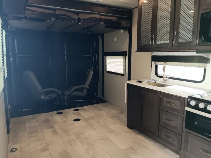 2022 Grand Design Momentum G-Class 23G - Photo 3