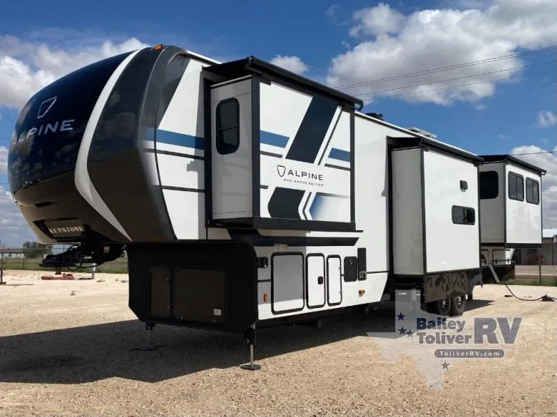 2026 Keystone Alpine Avalanche Edition 381DL - Photo 2