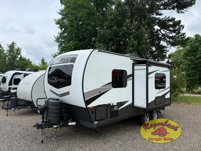 2024 Forest River Rockwood Mini Lite 2109S - Photo 3