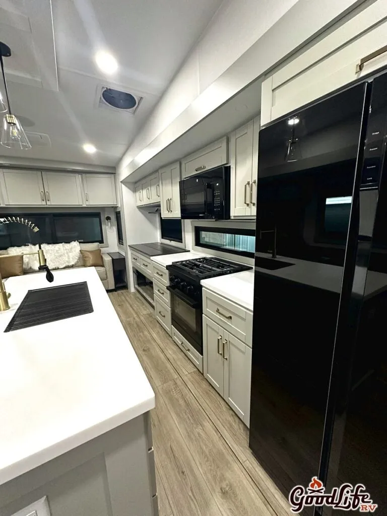 2026 Brinkley Model Z 3600, Photos photo 56