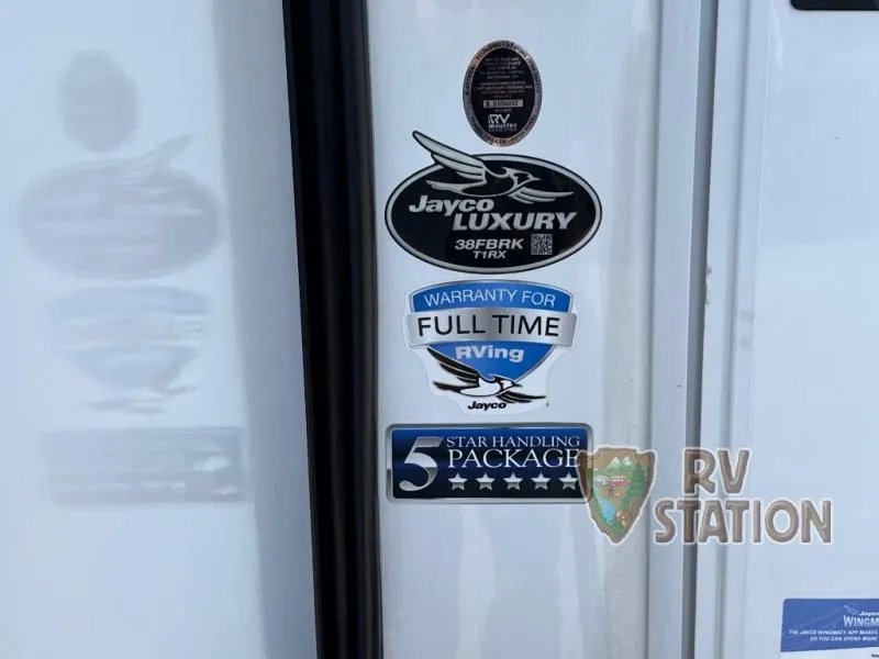 2026 Jayco Pinnacle 38FBRK - Photo 3