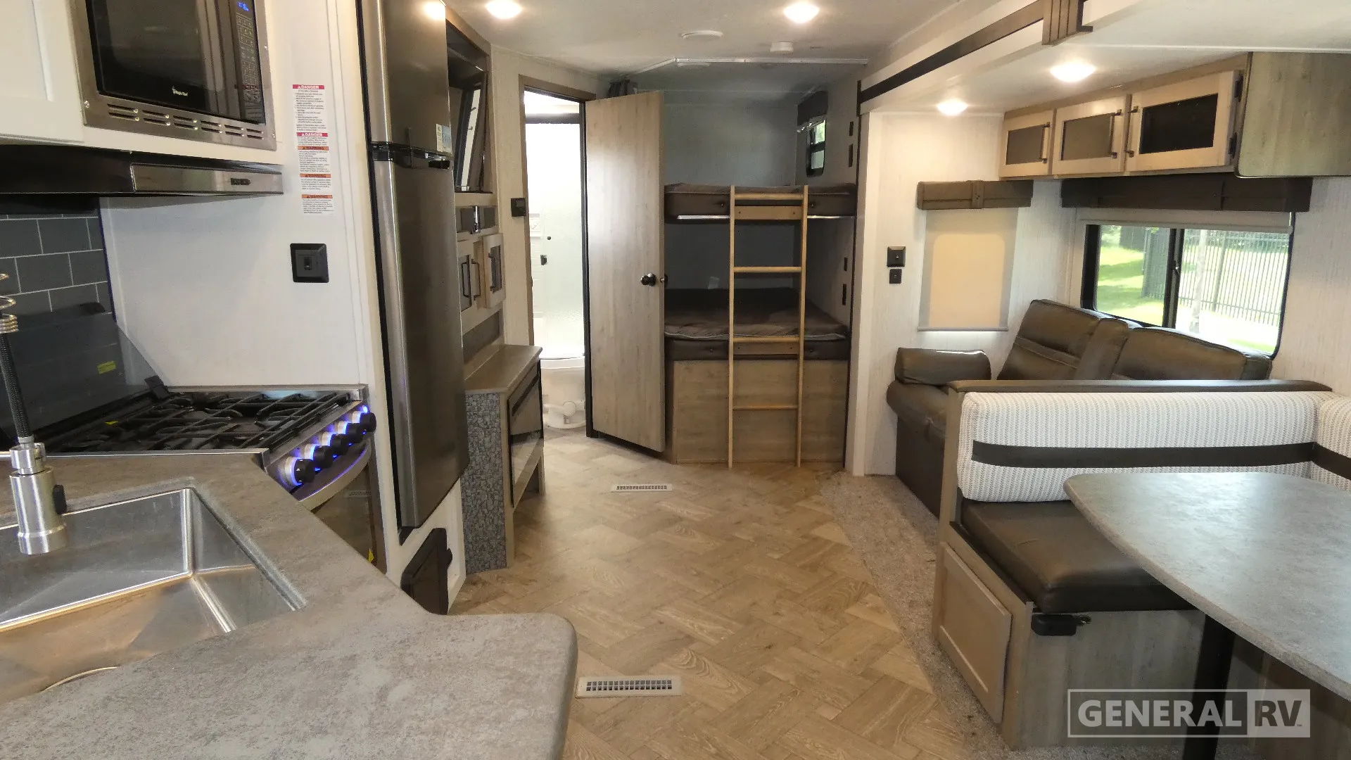 2022 Palomino Puma 28DBFQ - Photo 3