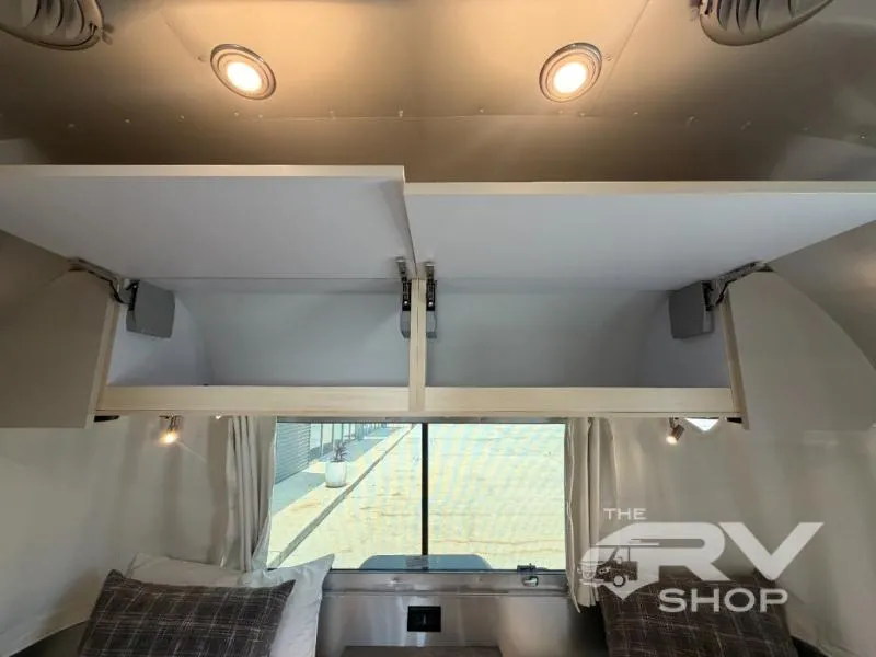 2025 Airstream Flying Cloud 25FB - Photo 4