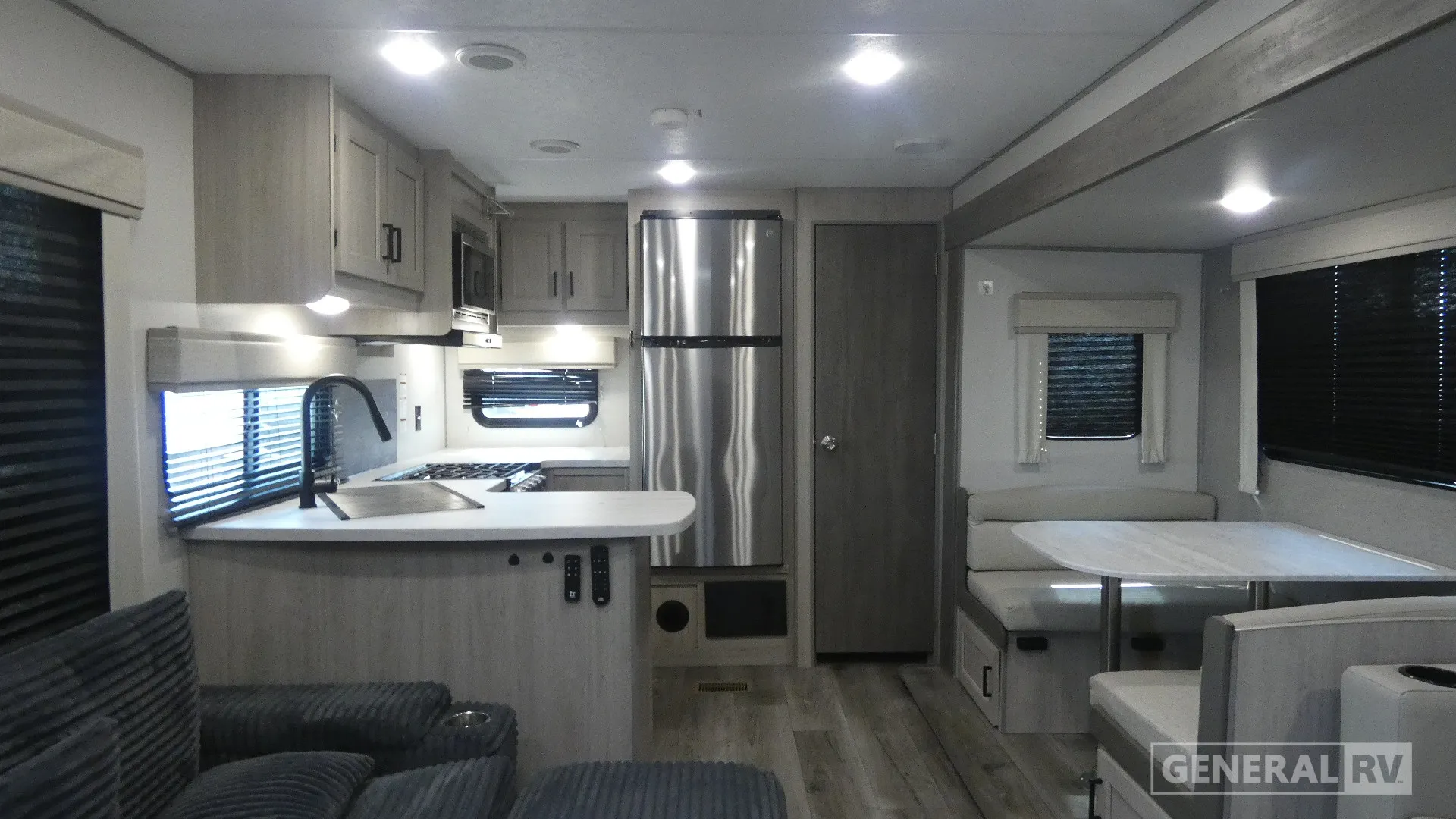 2024 Coachmen Catalina Legacy 303RKDS - Photo 3