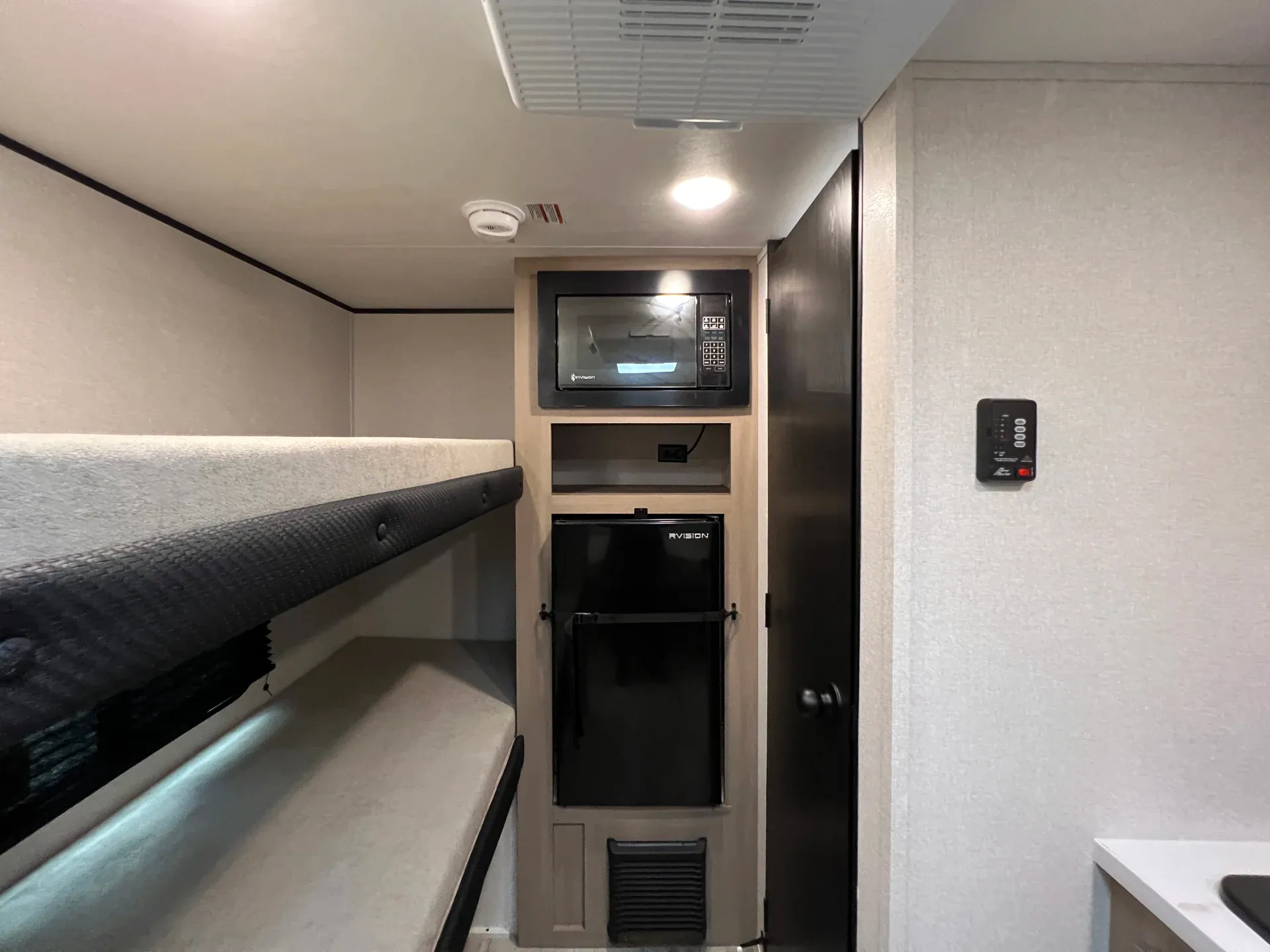 2026 Heartland Prowler Lynx 1300BH - Photo 4
