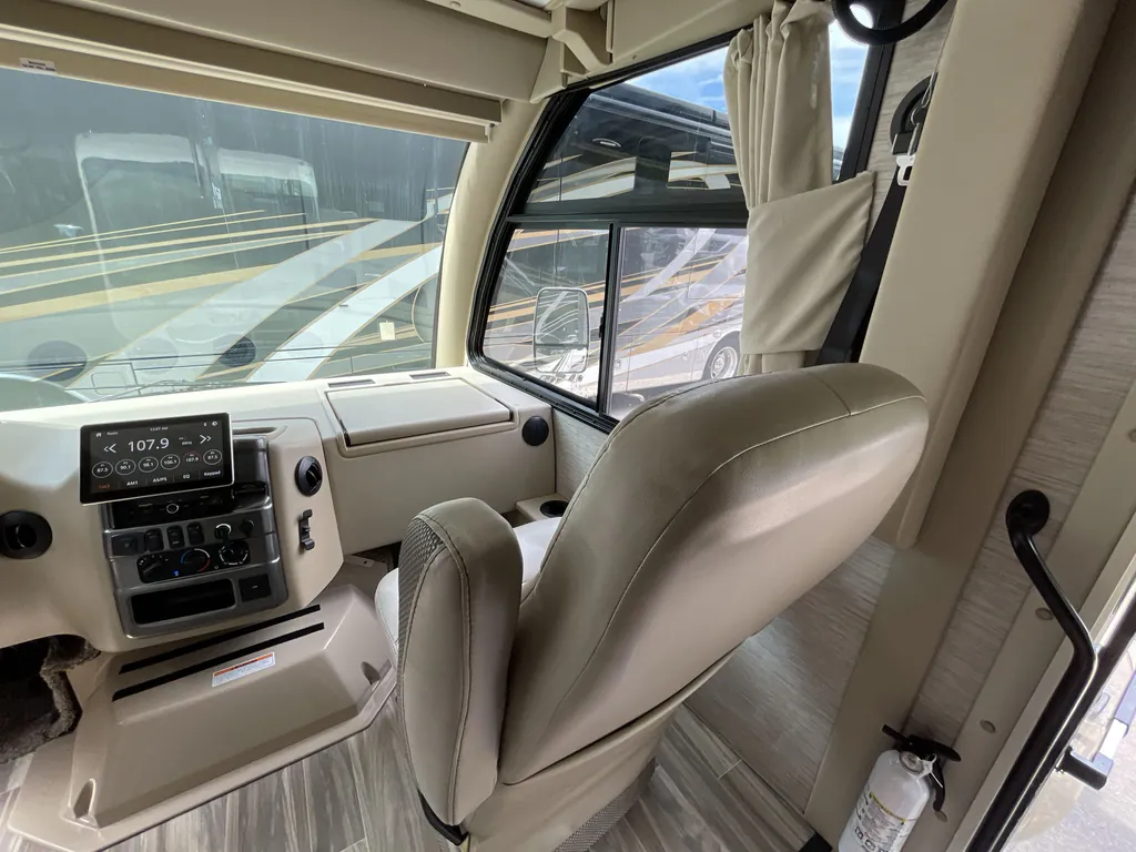 2022 Thor Motor Coach Axis 24.3, Photos photo 17