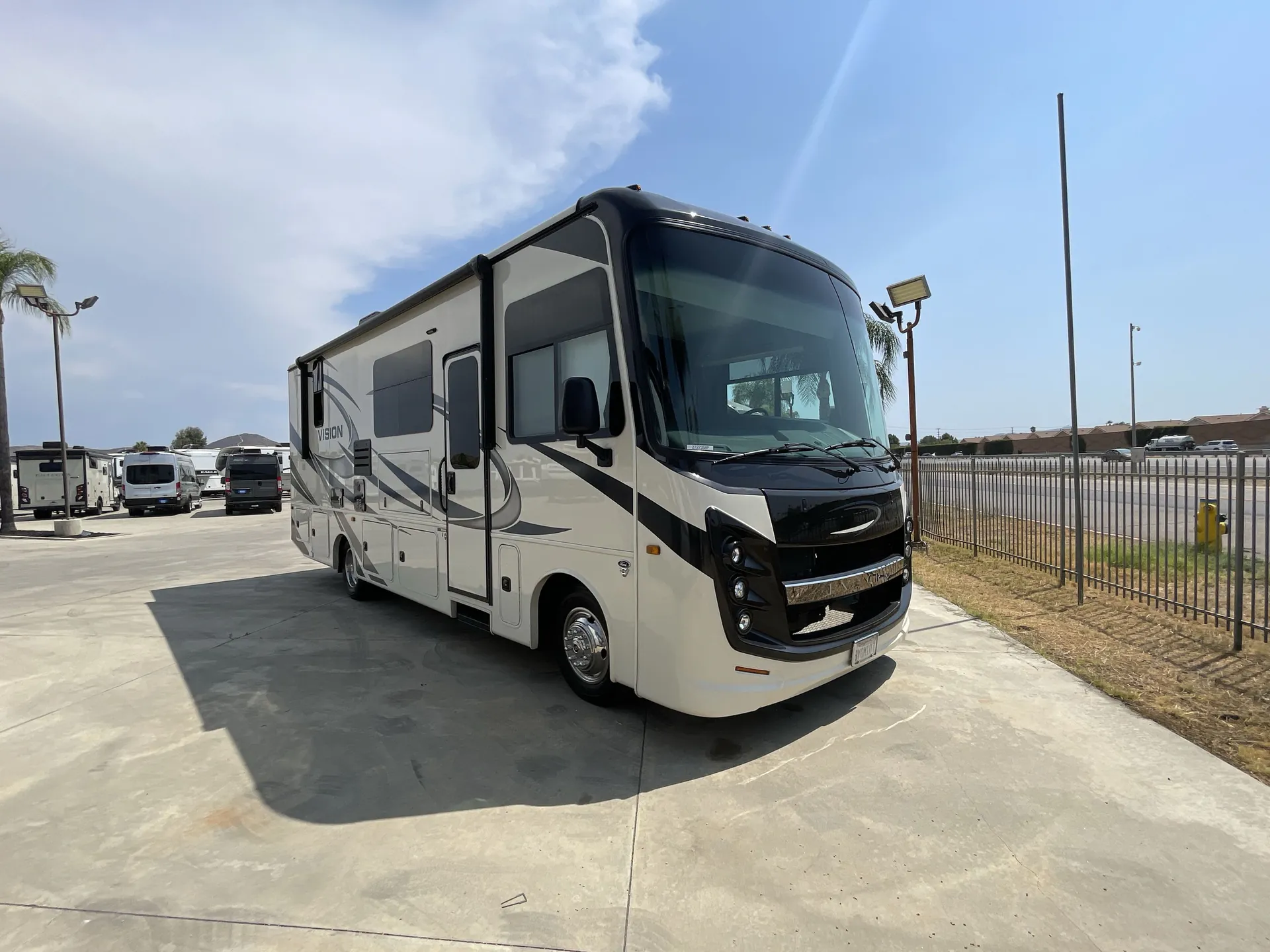 2022 Entegra Coach Vision 27A - Photo 2