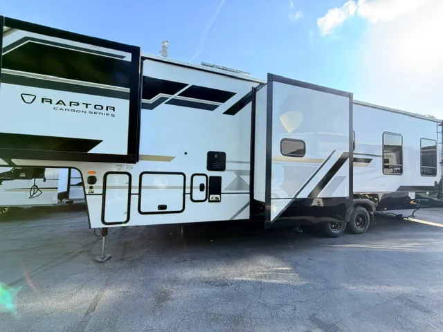 2027 Keystone Carbon 368 - Photo 3