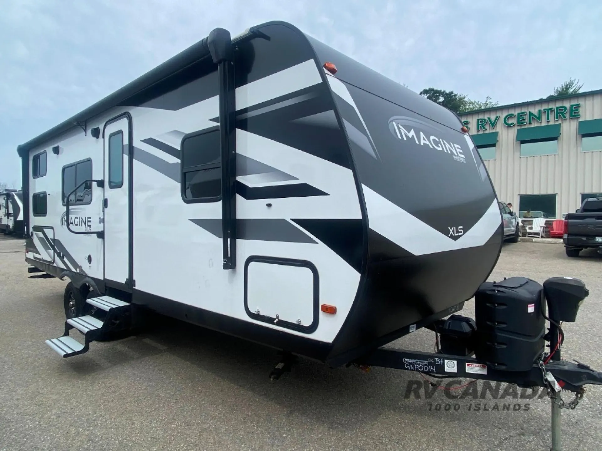 2023 Grand Design Imagine XLS 23BHE dealer photo 1 from RV Canada 1000 Islands