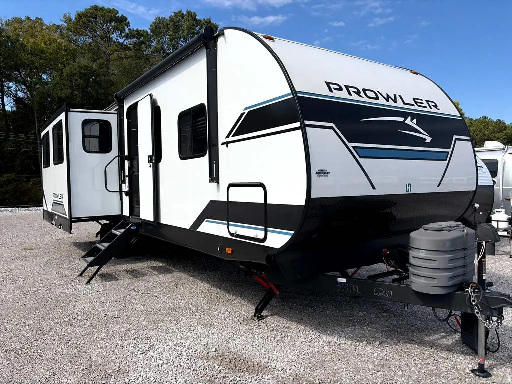 2025 Heartland Prowler 3009RL - Photo 2