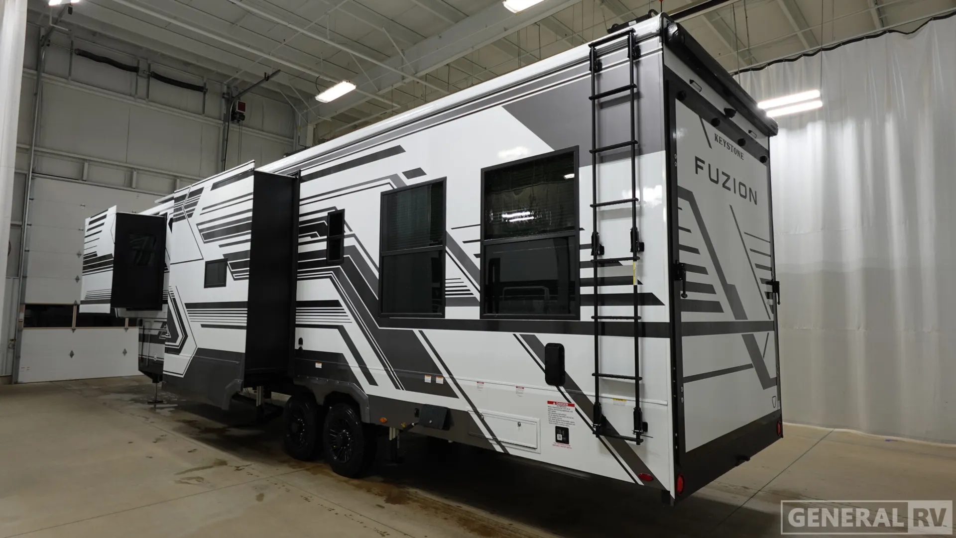 2026 Keystone RV Fuzion 373 - Photo 4