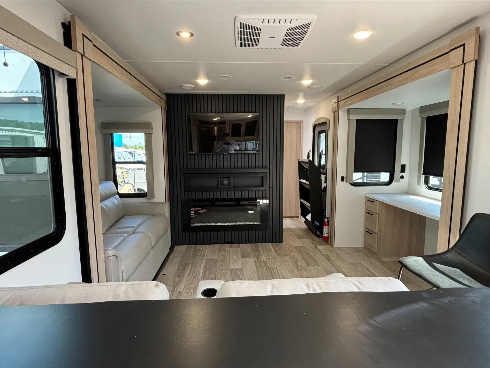2025 Winnebago Voyage 3438RK - Photo 4