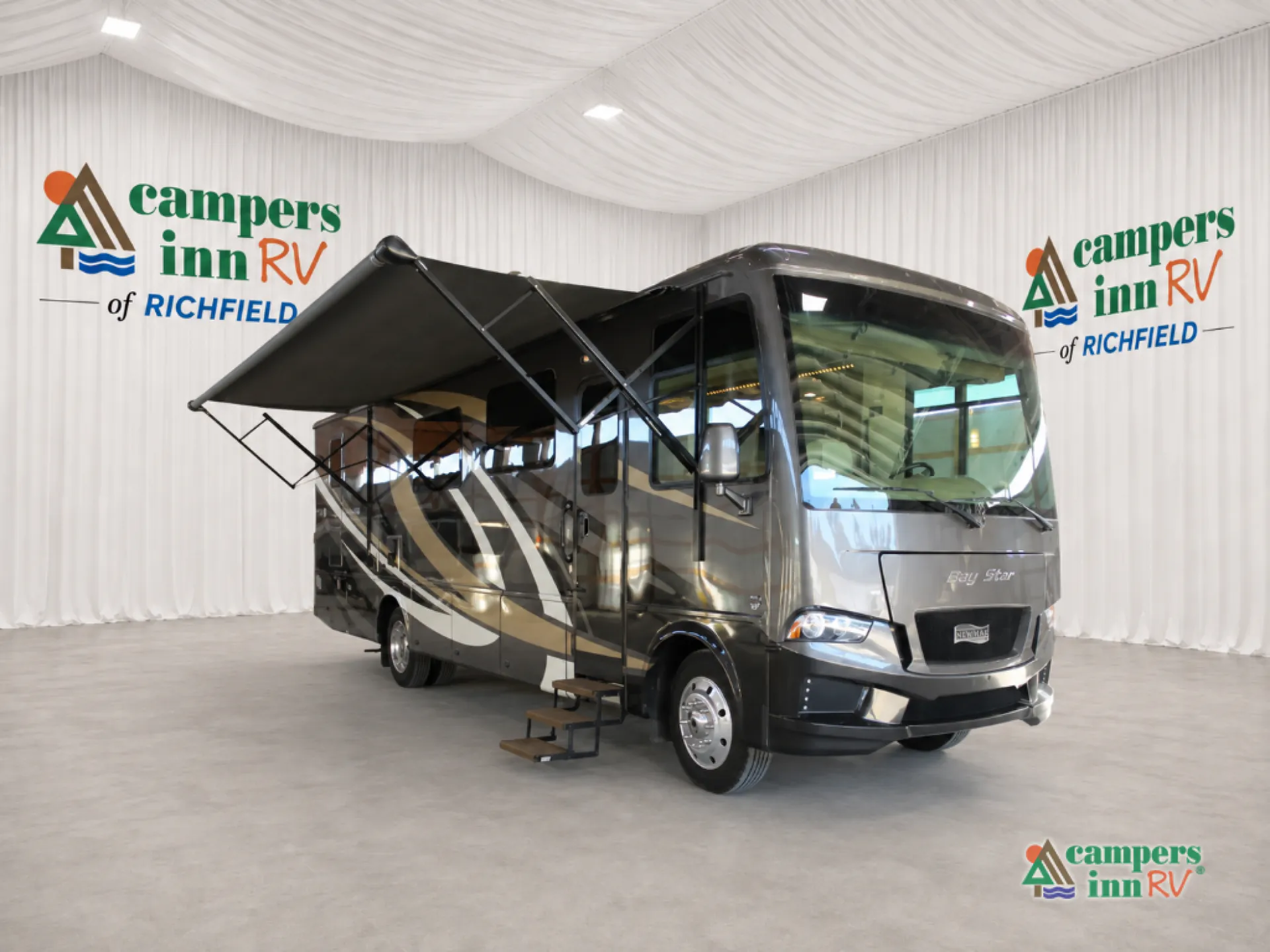 2021 Newmar Bay Star 3312 - Photo 2
